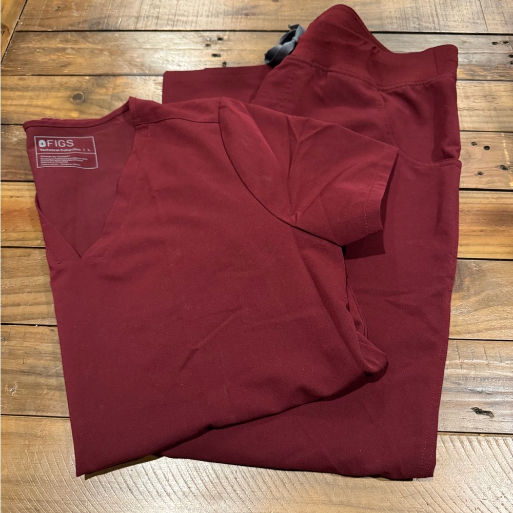 Scrub set by FIGS in Burgundy